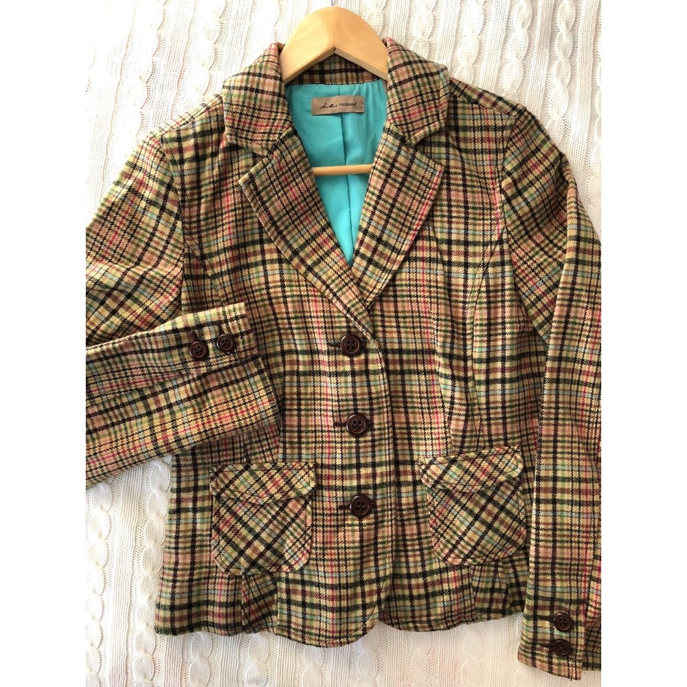 Tweed Blazer with Vintage Feel